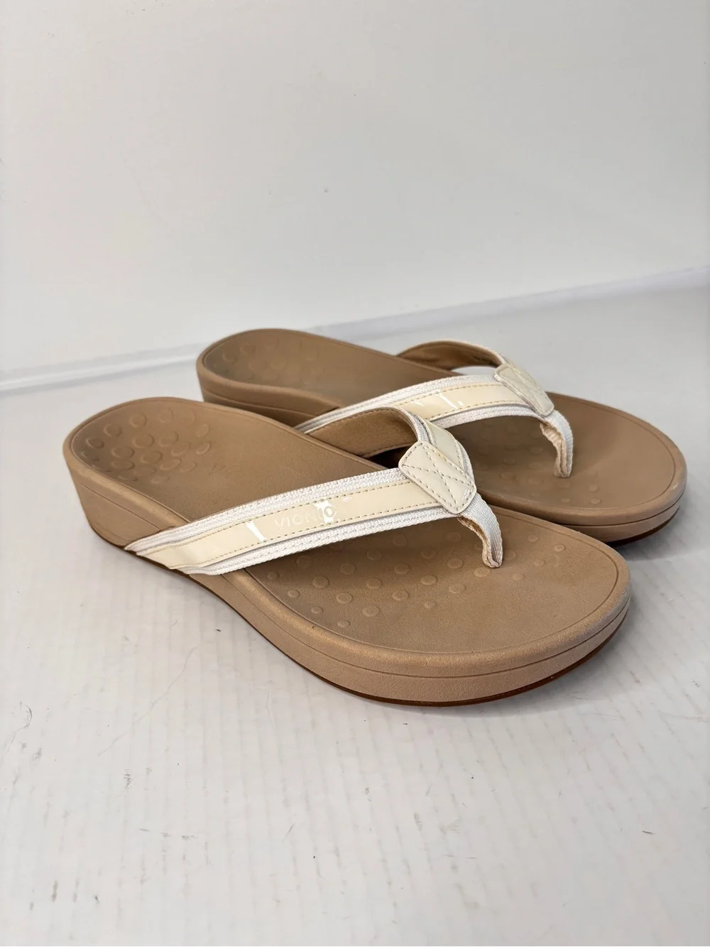 Vionic High Tide Platform Sandals Sz 9 Thong Flip Flop Orthotic Comfort Footbed